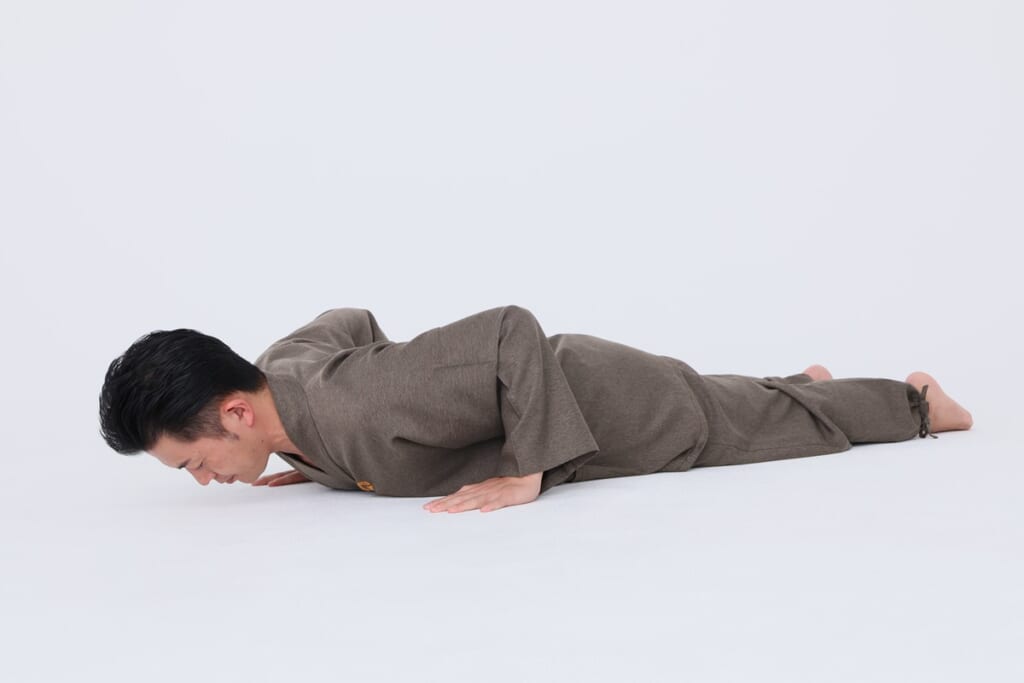ごぼう先生が動画で解説！「50代からの不調解消体操」【ぽっこりお腹改善 アシカのポーズ】｜介護界のアイドル