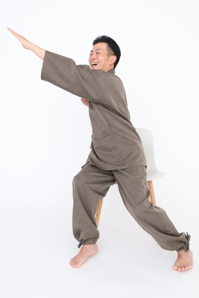 ごぼう先生が動画で解説！「50代からの不調解消体操」【暑熱順化に朝からピンシャキ！体操】｜介護界のアイドル