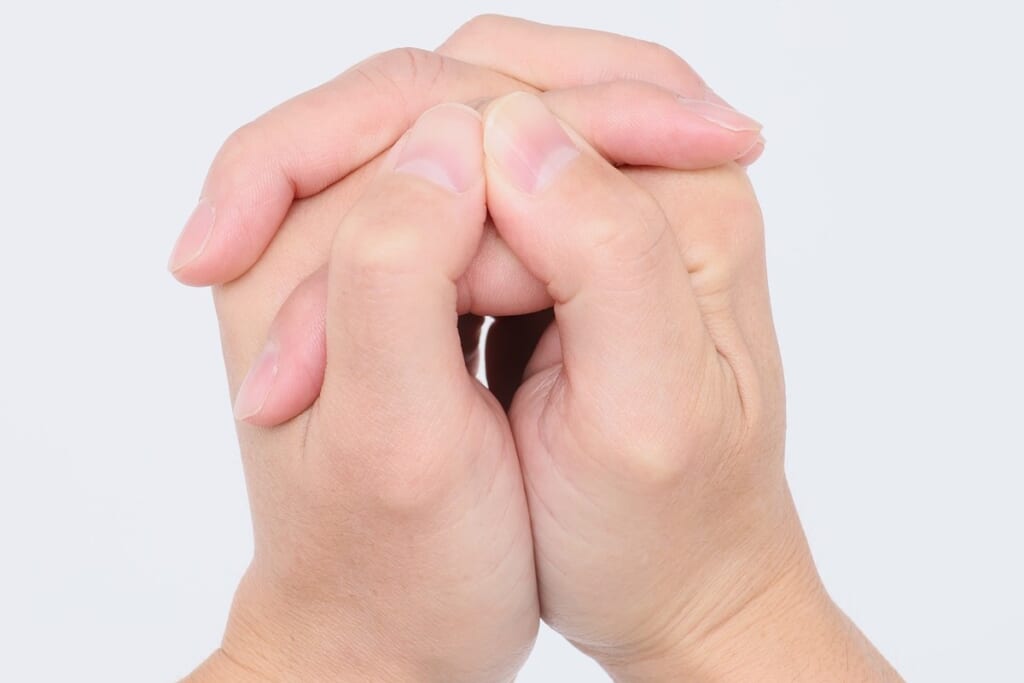 ごぼう先生が動画で解説！「50代からの不調解消体操」【ぽっこりお腹改善“お願い”深呼吸】｜介護界のアイドル