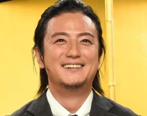 「禁止じゃなかった？」上地雄輔　NHK中継にも映り込み…大相撲を砂かぶり席で観戦も“ルール違反”が波紋
