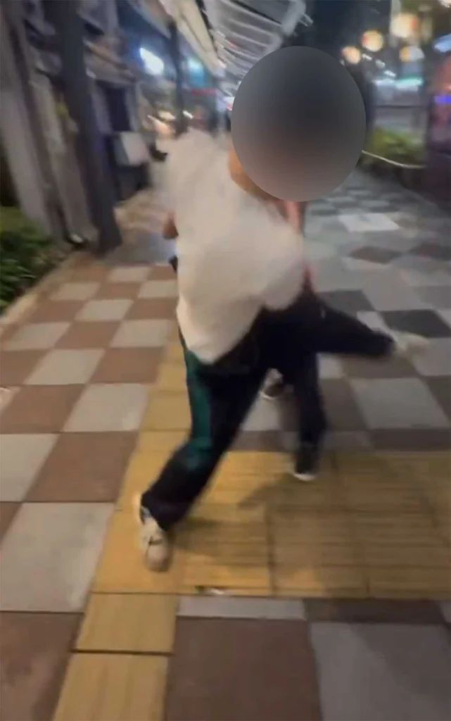 《執拗に追い回し、足技で攻撃》少年らが通行人を襲う“暴行動画”が拡散…都教委は「都立高校の生徒」と回答、現在は事実関係確認と指導を実施中