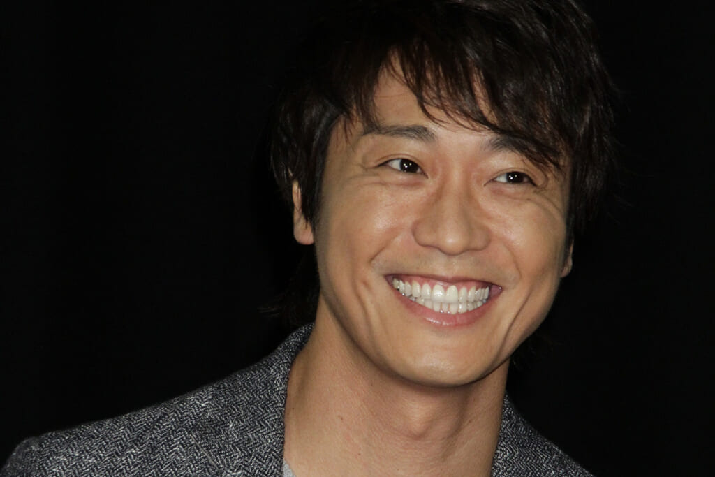 「随分変わった」妻は中越典子の元戦隊ヒーロー俳優（47）　金アクセ＆日焼け髭ヅラの“ワイルド外見”に変貌でネット衝撃