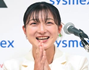 坂本花織　姉の子供をずっと抱き…電撃婚半年前にあった甥＆姪との“家族交流”