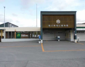 「ガイドやってた人だ」死体損壊容疑の旭山動物園職員　人気者の動物を担当、テレビも密着する“園の顔”だった…裏で行われた“凶行”に戦慄の声
