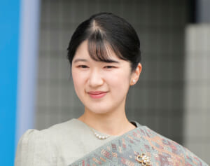 「ねじれ切った皇室に」愛子さまもご即位できず…皇室研究家が指摘する“養子案”がもたらす危機
