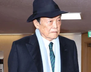 《皇室乗っ取りクーデター》麻生太郎氏　“養子案”主導に広がる反発…“天皇の外戚になる可能性”との指摘も