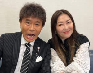 「泣いた」浜田雅功　主催フェスで“最愛妹”中山美穂さんに贈った“仕草”にファン感動