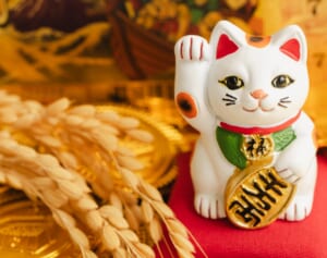 《星座別の運気向上スポットも！》7～9月の金運アップ開運日カレンダー【人気占い師・湊きよひろ監修】