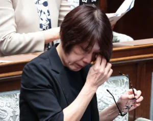「自衛隊」発言・古賀議員も国会で後悔の涙　「発言撤回は当然だが、経済的な事情と入隊は無関係ではない」と専門家