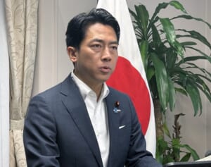 「壊滅的センス」小泉進次郎氏　インドネシア大統領への贈答品が波紋…野党から批判続出のなか浮上した“選定の背景”