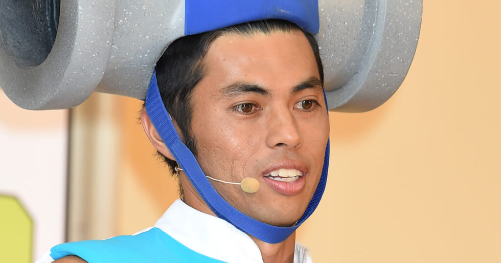 小栗旬誕生会に錚々たる芸能人 松潤、山P、ワンオクTakaも | 女性自身