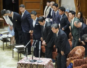「愛ではなく服従への誘導」芥川賞女性作家　“国旗損壊罪”への見解がネット上で物議…著名科学者も賛同コメント