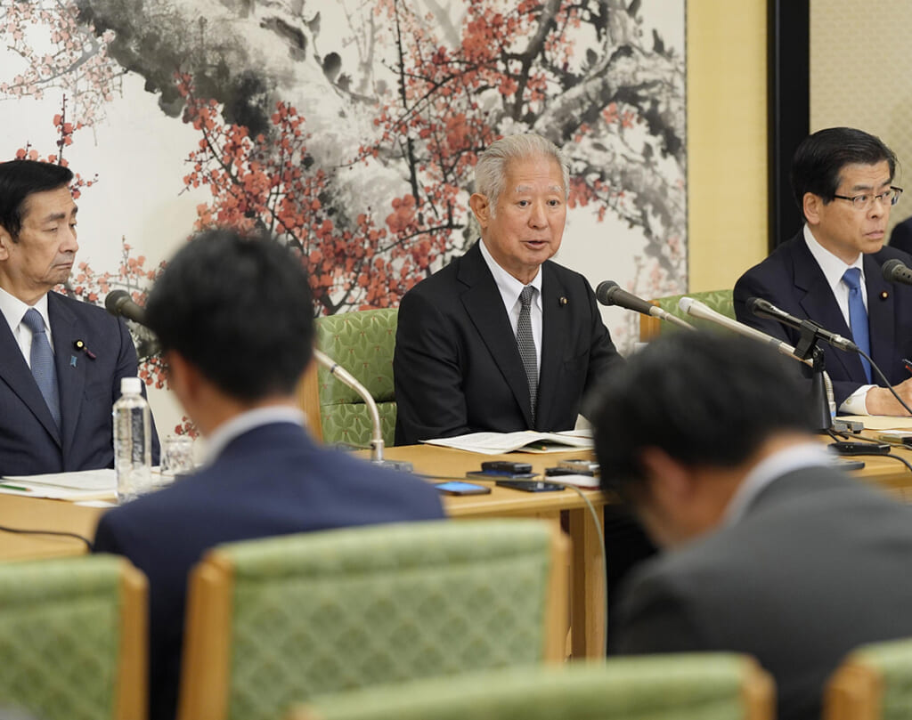 《21世紀の話なの？》旧宮家からの養子は「15歳以上の男子」案が浮上…宮内庁内部でも懸念される“小室圭さんのケース”