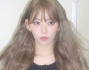 「上と下の露出の差に驚いた」28歳韓流アイドル “超ミニ”スタイルに衝撃の声…過激化するファッション