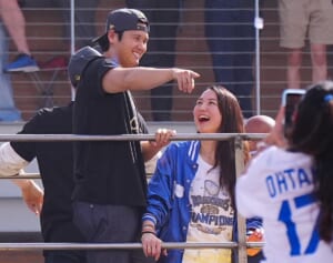 大谷翔平　親子でハマるハンカチ色遊び！1歳の愛娘が手を叩いて喜ぶ「嬉しい色」