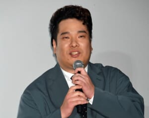 《ライブを前日キャンセル》岡崎体育　心身の体調不良を公表…“駅”トラブルで見せていた“繊細な一面”