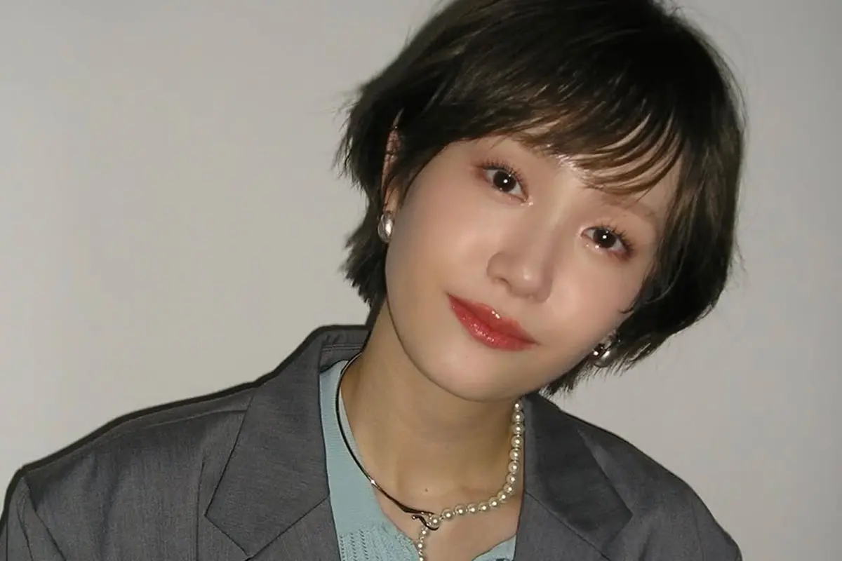 退所めぐりドロ沼騒動》尾碕真花 アイドルデビューが不発、セクシー 