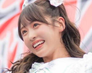 「神すぎる」「らしくない」26歳“紅白出場”アイドル　“さらけ出し”ファッションに一部から違和感の声