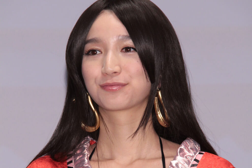 「今何やってんの？」消えたバラエティの女王　独立後はガッツリ“肌見せ”も…実はアイドルプロデューサー転身にネット衝撃