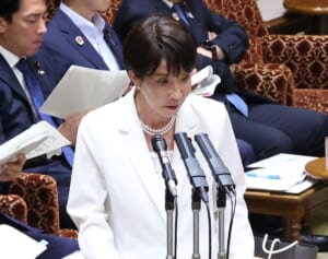 高市首相、予算委の「魚を3枚におろせますか」珍質問にズッコケ…自民議員が“本題”から逃げるワケ