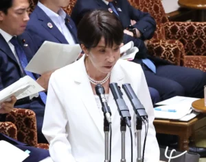 高市首相、予算委の「魚を3枚におろせますか」珍質問にズッコケ…自民議員が“本題”から逃げるワケ