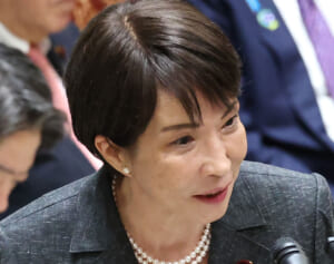 「本人の同意ある？」高市首相が国会で突如「秘書のがんステージ4」を公表にネット騒然…“招致拒否の布石では”と憶測も