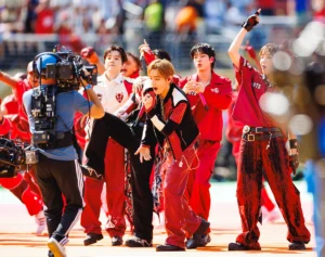 「BTSが優勝！」大不評のW杯ハーフタイムショーでBTSが見せた“ダイナマイトなファンサービス”