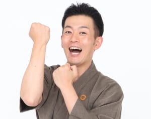 ごぼう先生が動画で解説！「50代からの不調解消体操」【骨密度アップ コツコツ骨叩き体操】｜介護界のアイドル