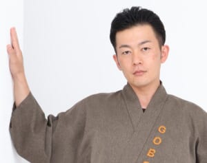 ごぼう先生が動画で解説！「50代からの不調解消体操」【骨密度アップ ボーン（骨）のBポーズ】｜介護界のアイドル