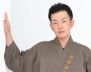 ごぼう先生が動画で解説！「50代からの不調解消体操」【骨密度アップ ボーン（骨）のBポーズ】｜介護界のアイドル