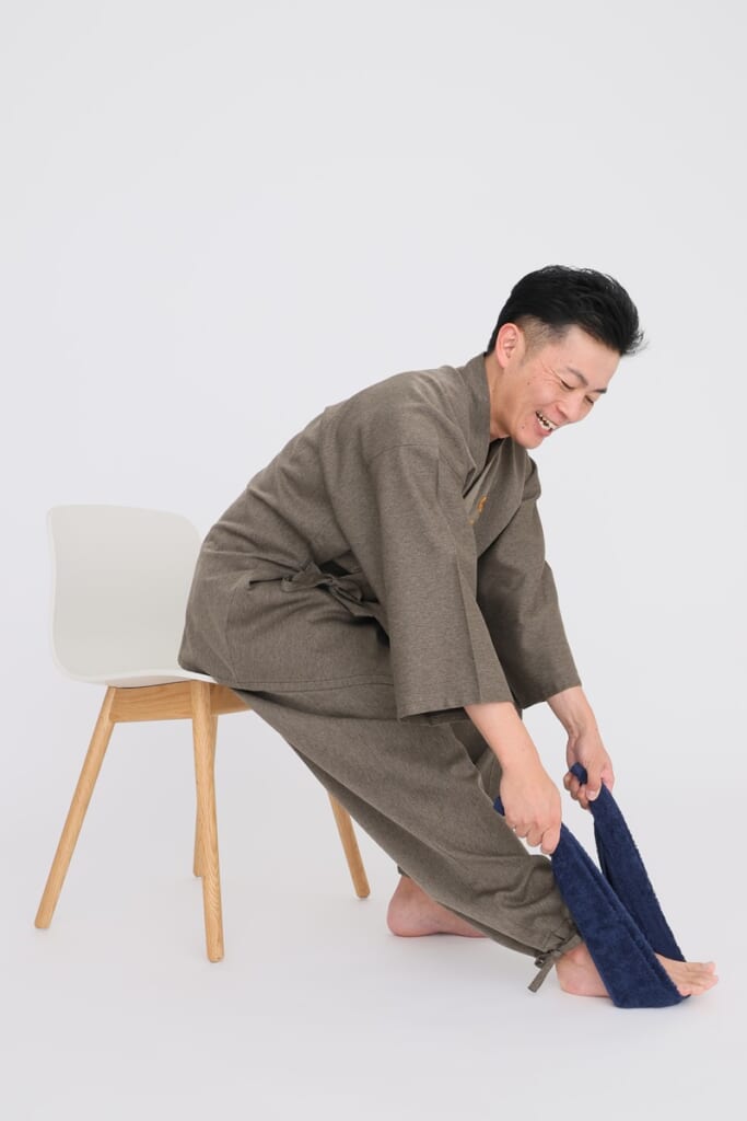 ごぼう先生が動画で解説！「50代からの不調解消体操」【クーラーむくみ解消 タオルで足ピーン体操】｜介護界のアイドル