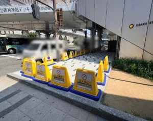 「性格の悪さが滲み出てる」大阪駅“排除アート”騒動にネット紛糾　大阪市会議員は「立ち入りを抑止する目的」と説明も…管理者が明かした“苦しい事情”