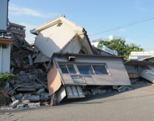 【熊本地震】軽トラに乗った瞬間に家屋が倒壊…「ゴーっていうすごい音がして」九死に一生を得た男性が語る一部始終