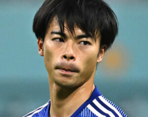 三笘薫は青ざめてボーッと立っていた…目撃者が語る人身事故後の“放心状態”