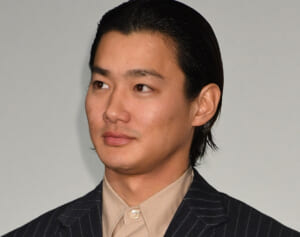 《「顔似すぎ」と話題》野村周平 26歳世界的モデルと熱愛報道のウラで…溢れていた“愛の痕跡”