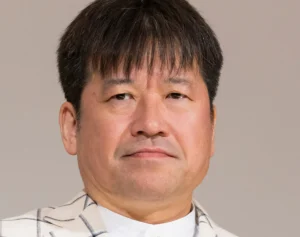 「当てつけに見える」の声も…佐藤二朗　背後に橋本愛がいるなか「触ってほしい」と共演俳優に呼びかけ…賛否呼ぶハラスメント騒動後の“現場動画”