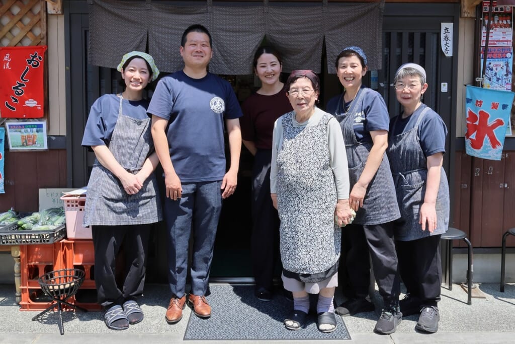 母、娘、孫…女性三代が織りなす三“味”一体の大判焼き あんこも人生も決め手は「塩加減」