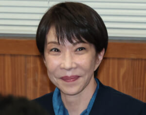 「高市さん、少し痩せたね」高市首相　服装も“パンツスタイル”に、党内で囁かれる健康問題…野党抵抗に加え党内の反発も表面化