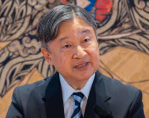 天皇陛下　ご懸念示された“養子縁組”がついに可能に…それでも光る「帝王教育」指針と「愛子さまへの期待」