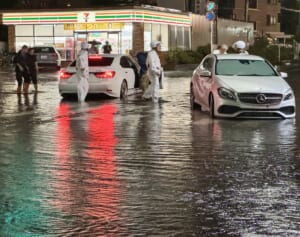 「ドアが開かなかったら命はなかった…」千葉豪雨で相次いだ“車水没”の恐怖…道路冠水時に“絶対にしてはいけないコト”