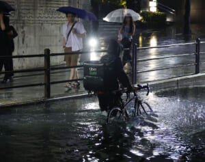 「想定区域外でも冠水」「道路が急に陥没」ゲリラ豪雨で高まる都市型水害のリスク…水ジャーナリストが語る「今できる対策」