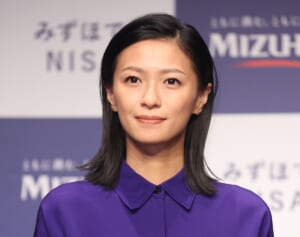 榮倉奈々　12年ぶり連ドラ主演に復帰！決断のカゲにあった賀来賢人との“夫婦のルール”