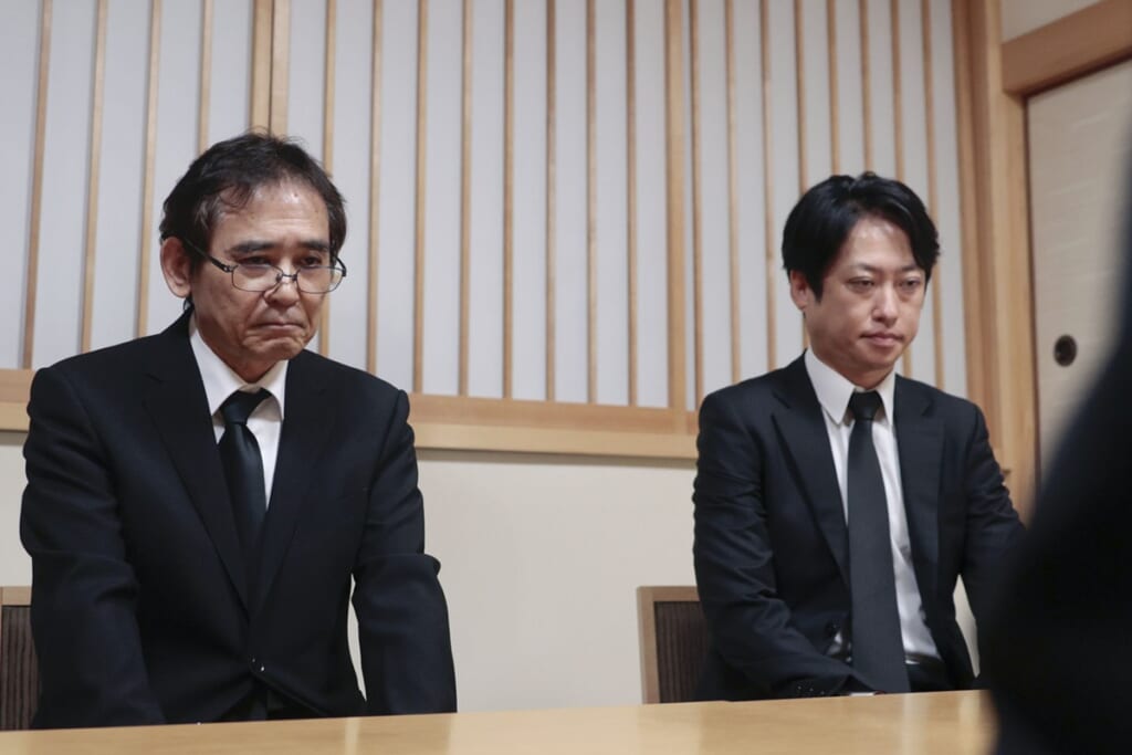 《遺族への謝罪より前に》イオン爆発で従業員死亡　ハビタは親会社のHPから「エリート社長の写真」削除の“逃げ姿勢”、担当者が取材に見せた「動揺」