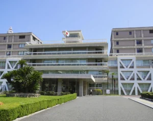 女児34人にわいせつ…元男性教諭への“懲役9年”判決に「ほんと軽すぎる」怒り殺到…現役弁護士も明かした裁判への“違和感”