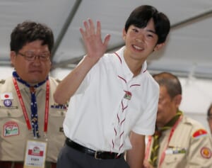 《「悠仁さまかっこいい～！」の声も》悠仁さま　手を振られるたびに歓声が…広島ご訪問で光った“フィーバー”の兆し