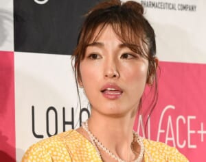 《「ものすごい格好」と物議に》木下優樹菜の13歳“大人すぎる”長女　モザイクなしの姿も…“顔出し”へのカウントダウン