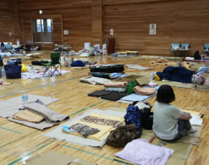 《なぜ女性ばかりが気を付けなければ》震災時の性暴力を防ぐには…専門家が提言「女性の声を避難所に」