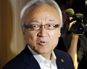 《妻はひきこもり状態に》カツアゲ疑惑の“福岡県議会のドン”　1000平米超え豪邸で騒動後に起きていた“異変”と近所の悪評「一度も会ったことがない」