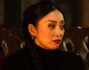 『VIVANT』“謎の美女”役で話題の美人女優　夫は誰もが知る“超有名俳優”でSNS騒然…私生活では服を選ぶ“ラブラブ”ぶり