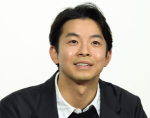 【独自】仲野太賀　河合優実似の新恋人と熱愛！目撃した手つなぎ、密着の「フジロックデート」
